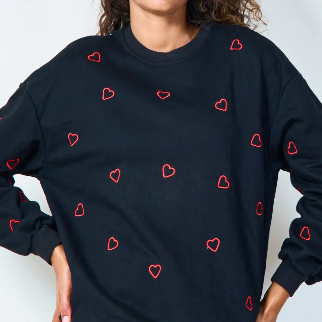 Embroidered heart sweatshirt with ribbed cuffs wholesale