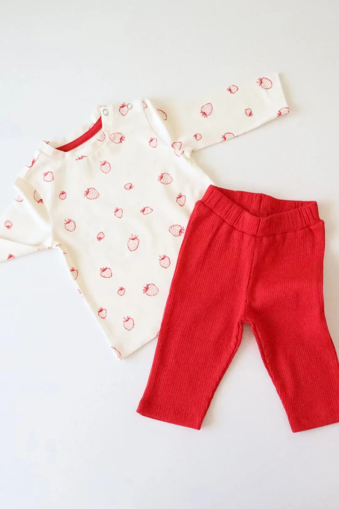 Strawberry-Unisex Kids T Shirts Pants Set